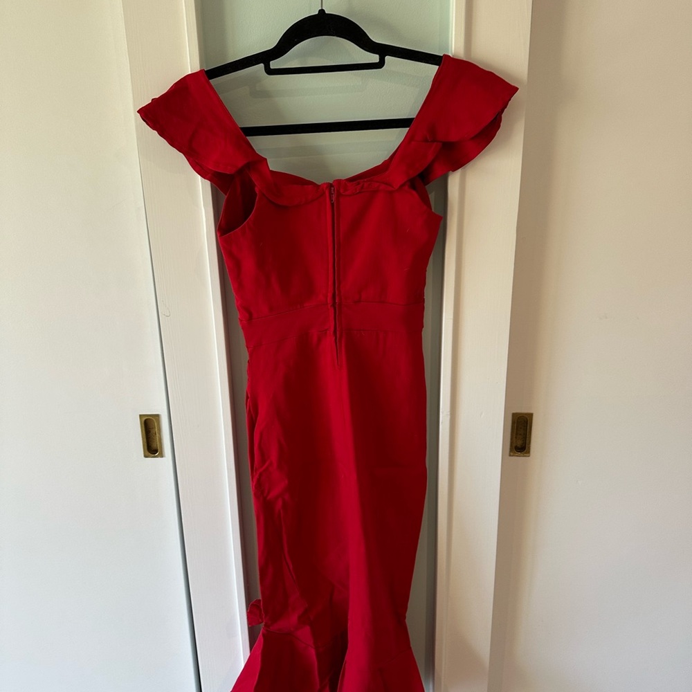 Elegant Red Ruffle Dress - Picture 3 of 6